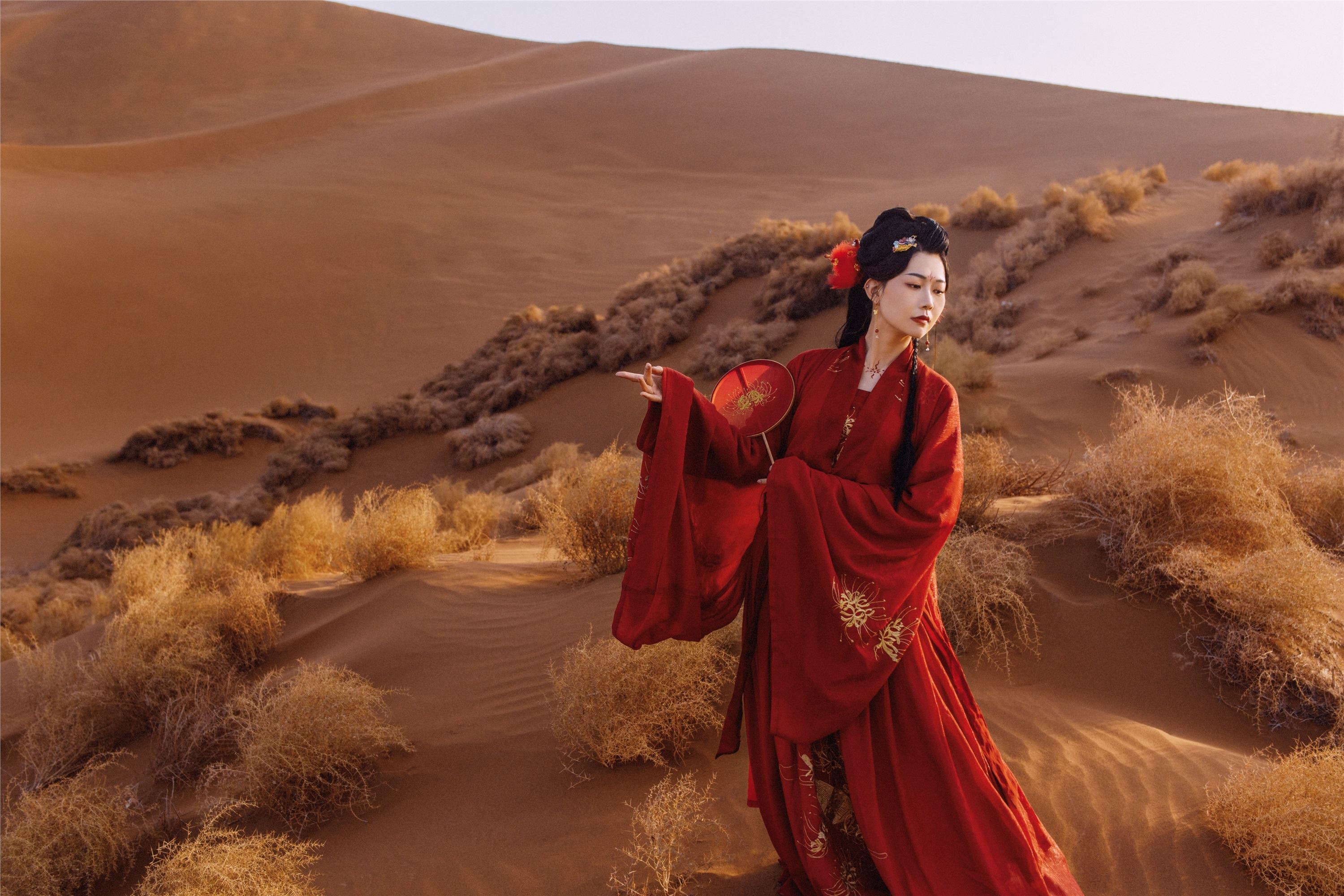 YITUYU艺图语 2021.09.08 漠上行 兔小白